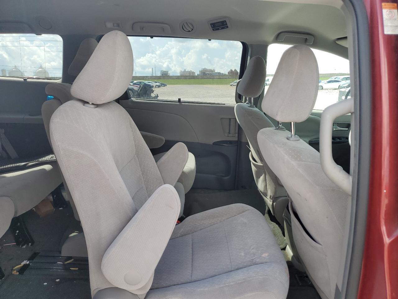 2017 Toyota Sienna Le Copart, lot number: 58005395, vin: 5TDKZ3DC1HS890926. Thumbnail 11