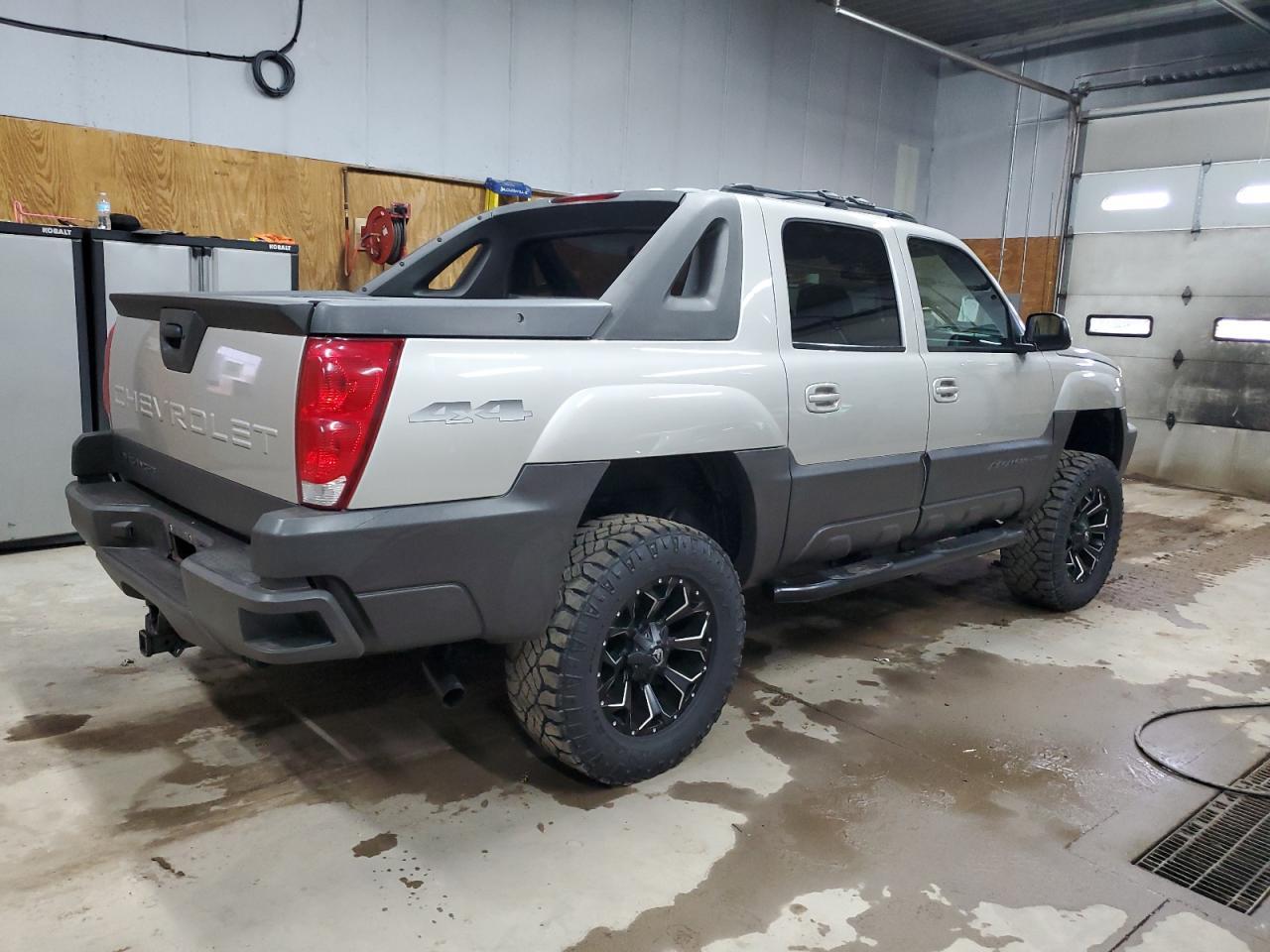 2004 Chevrolet Avalanche K2500 Copart, lot number: 59151345, vin: 3GNGK22G34G246385. Thumbnail 3