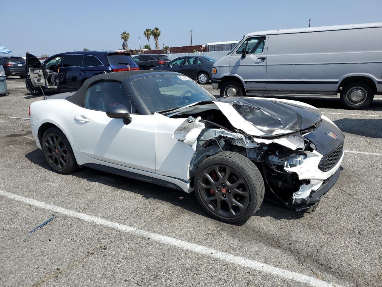 2018 Fiat 124 Spider Classica Copart, lot number: 55810265, vin: JC1NFAEK0J0140178. Thumbnail 4