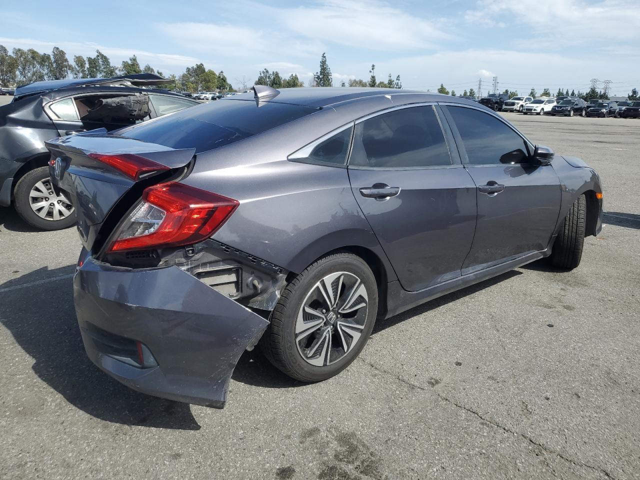 2017 Honda Civic Exl Copart, lot number: 56900305, vin: 19XFC1F7XHE210393. Thumbnail 3