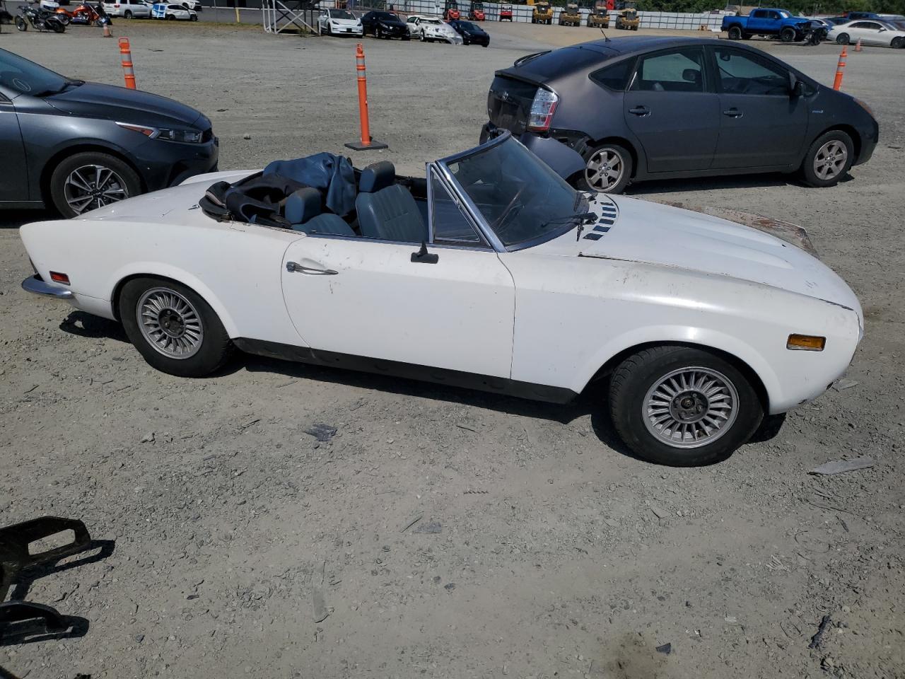1973 Fiat 124 Spider Copart, lot number: 57913365, vin: 124CS0065983. Thumbnail 4
