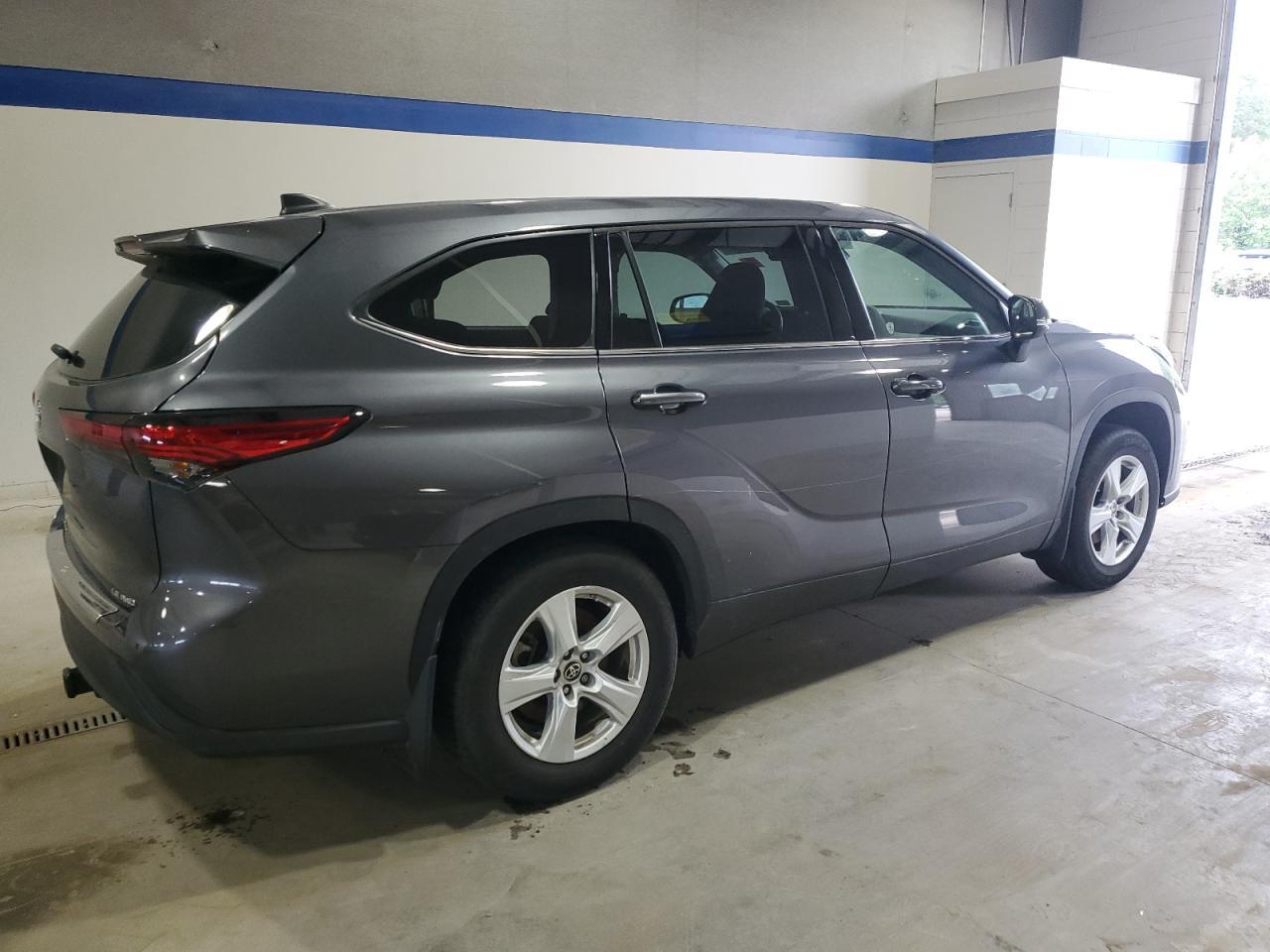 2022 Toyota Highlander L Copart, lot number: 56416845, vin: 5TDBZRBH8NS596792. Thumbnail 3