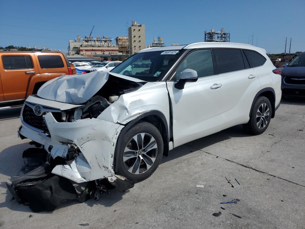 2022 Toyota Highlander Xle Copart, lot number: 56001825, vin: 5TDGZRAH0NS091479. Thumbnail 1