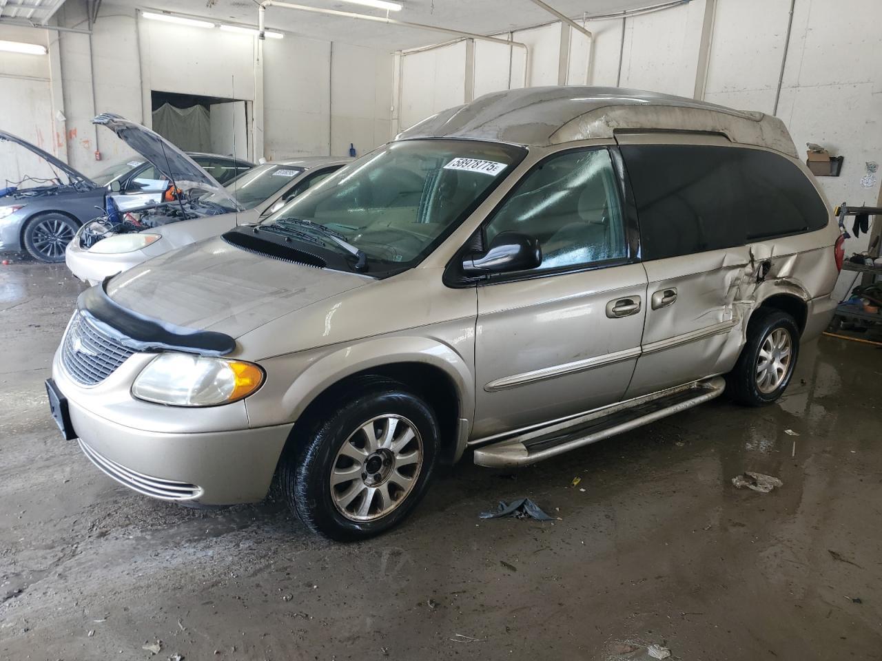 2002 Chrysler Town & Country Lx Copart, lot number: 58978775, vin: 2C4GP44302R574578. Thumbnail 1