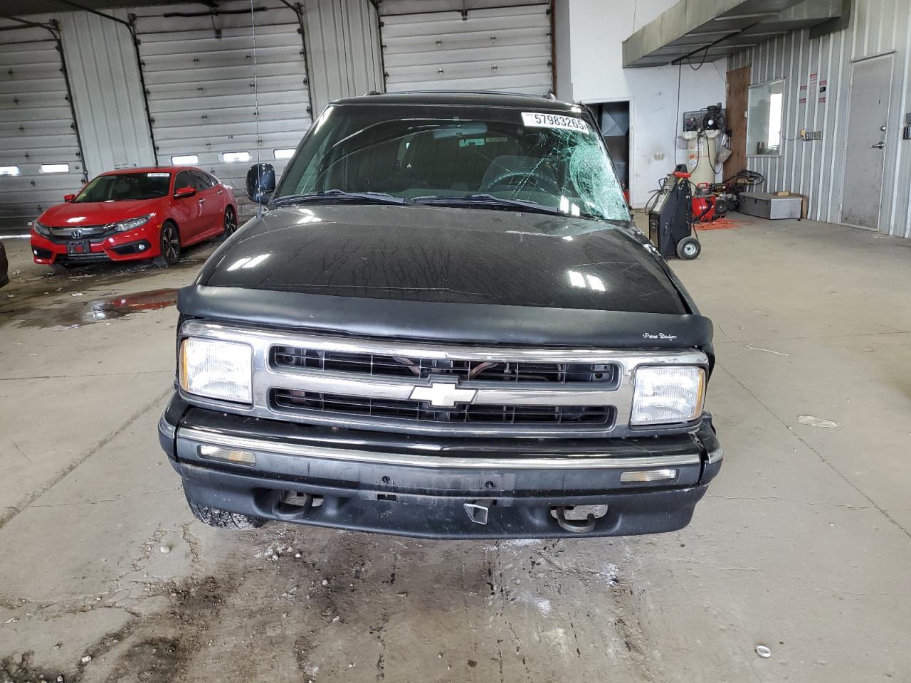 1997 Chevrolet Blazer Copart, lot number: 57983265, vin: 1GNDT13W7V2236355. Thumbnail 5