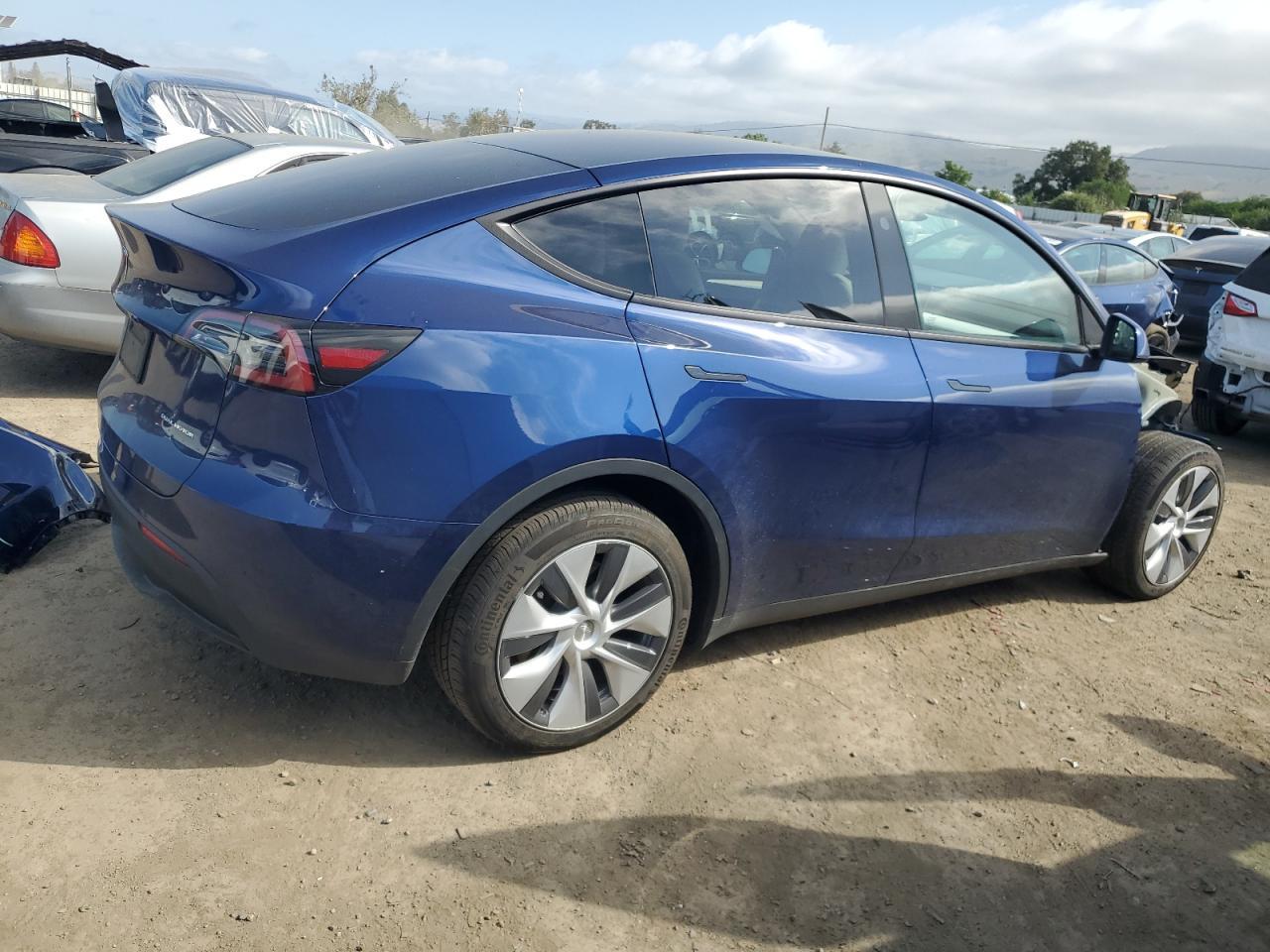 2023 Tesla Model Y Copart, lot number: 55983305, vin: 7SAYGDEE7PF942474. Thumbnail 3