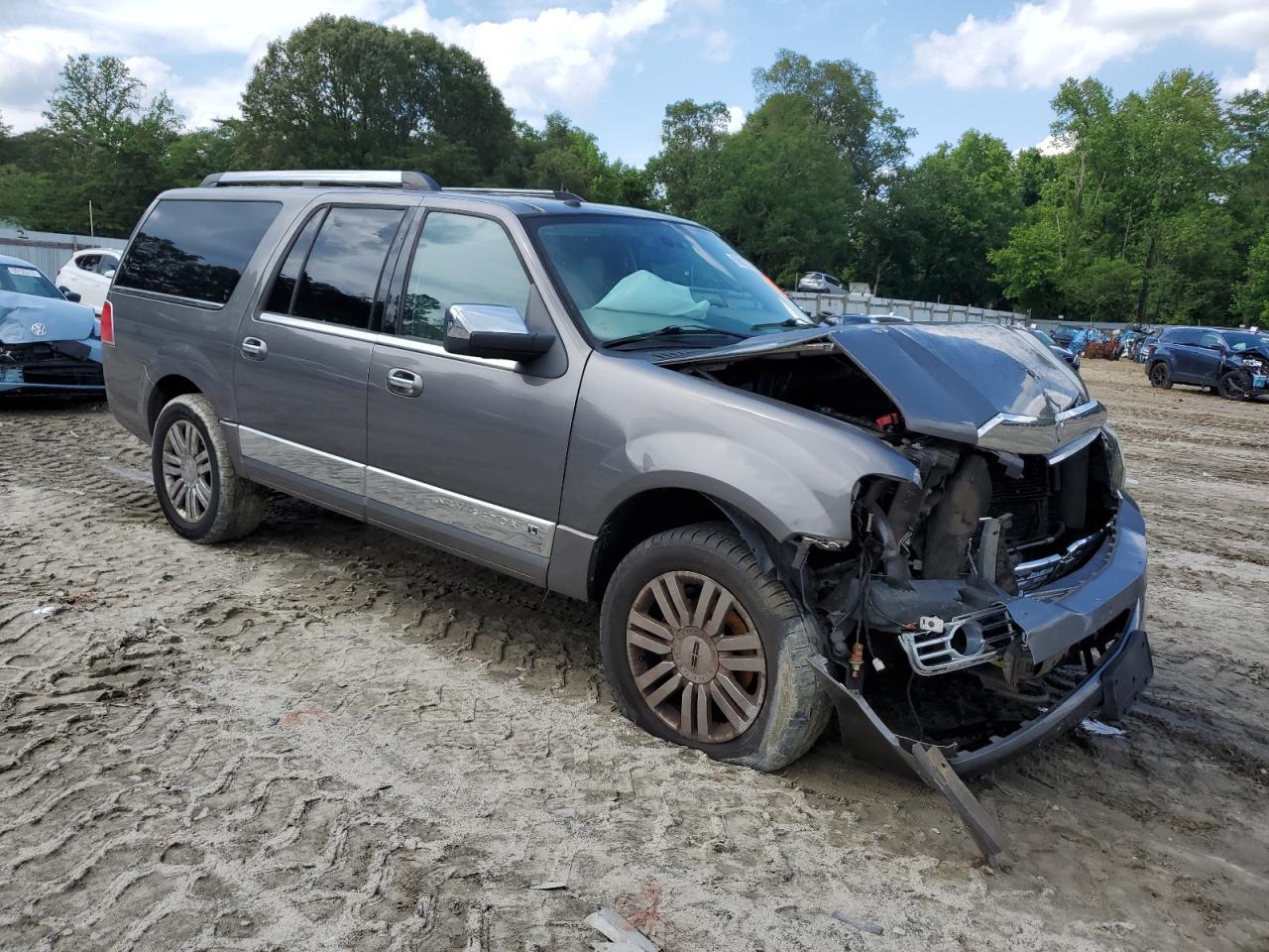 2010 Lincoln Navigator L Copart, lot number: 58822165, vin: 5LMJJ3J51AEJ08461. Thumbnail 4