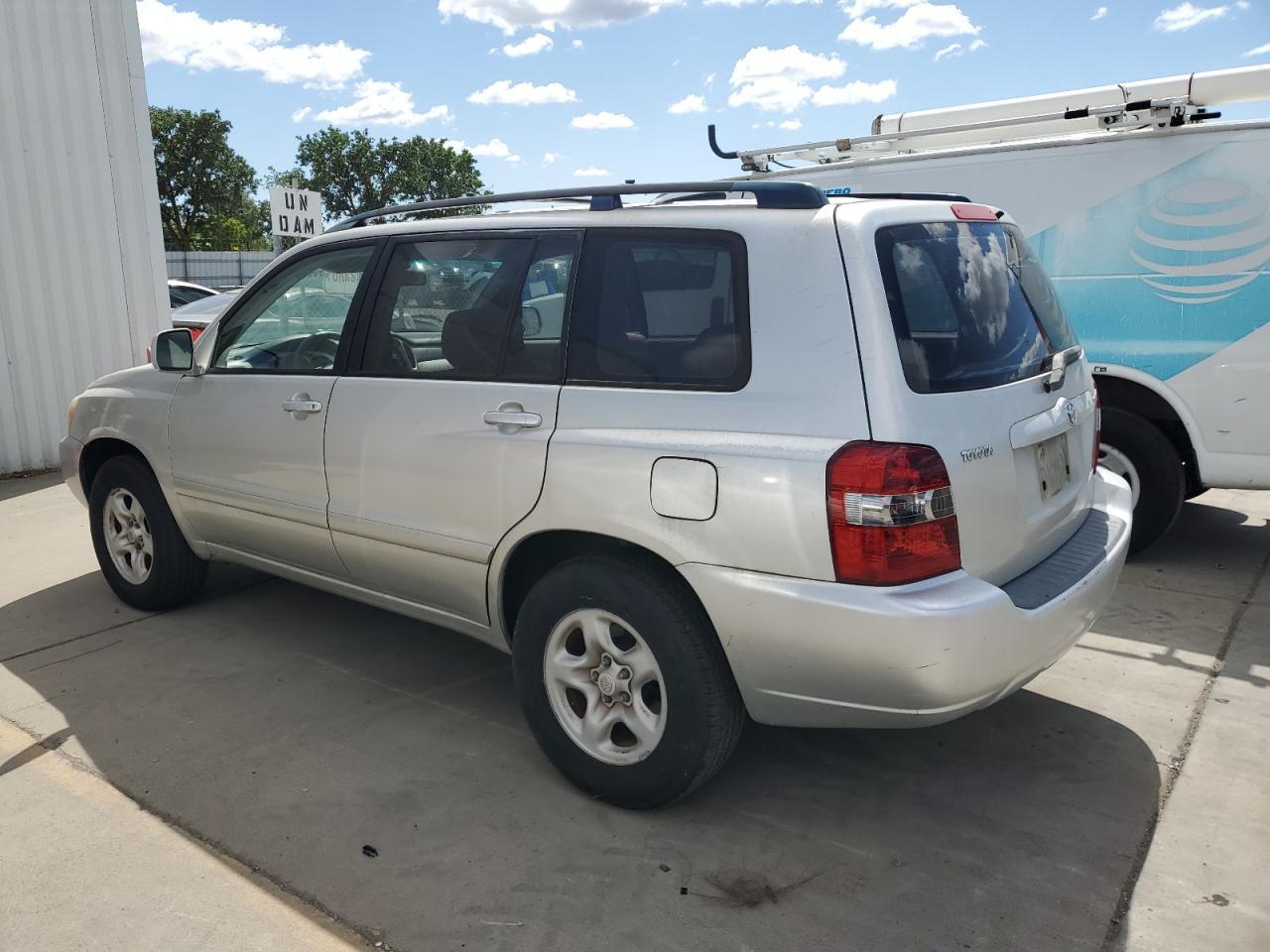 2005 Toyota Highlander Copart, lot number: 56938965, vin: JTEGD21A750128518. Thumbnail 2