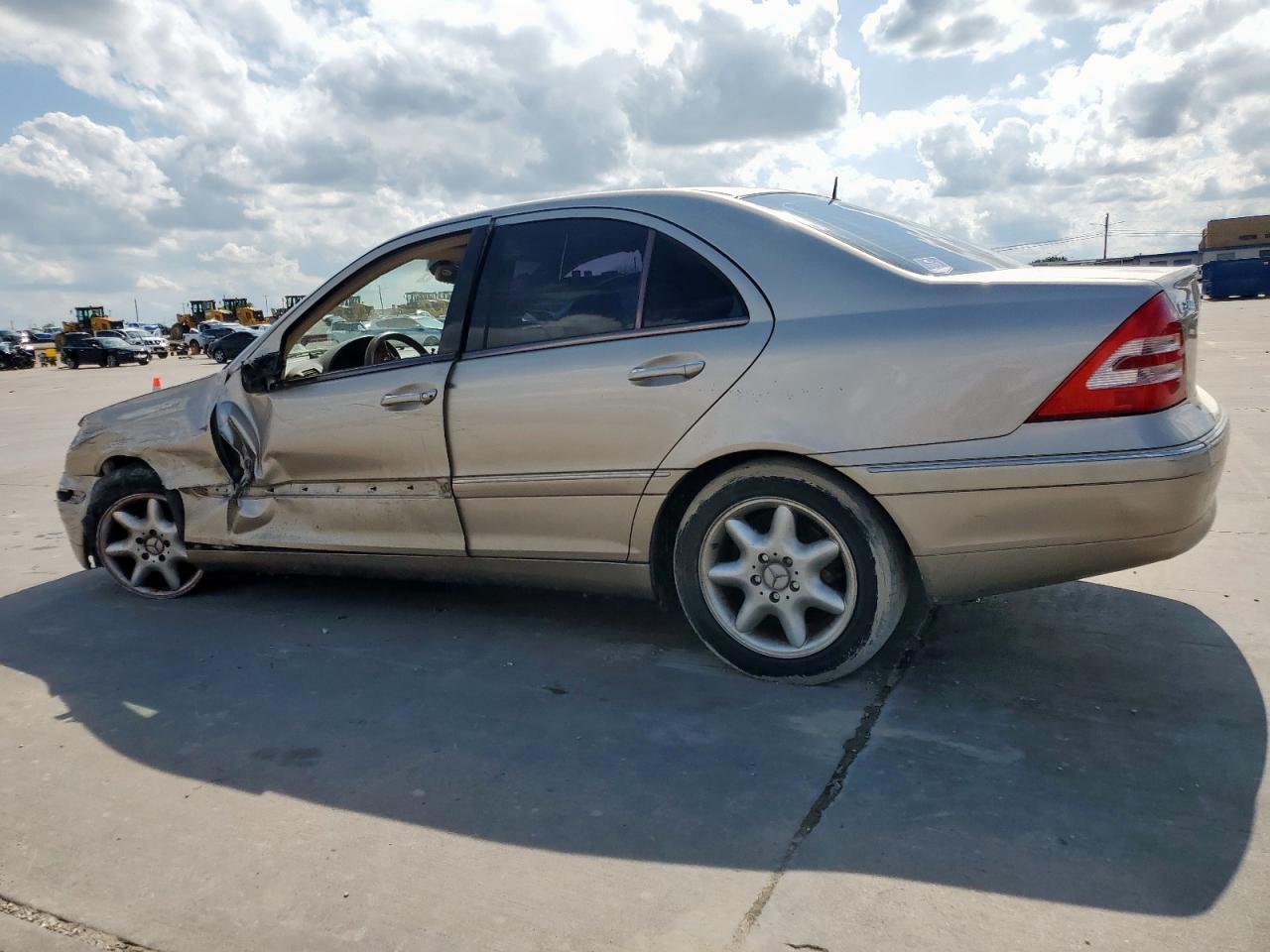 2003 Mercury C Cls 4D 2 Copart, lot number: 58729475, vin: WDBRF61J13A417012. Thumbnail 2