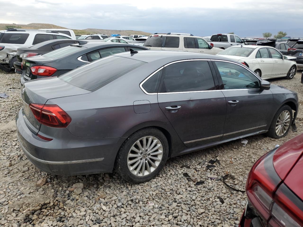 2017 Volkswagen Passat Se Copart, lot number: 54817985, vin: 1VWBT7A37HC063248. Thumbnail 3