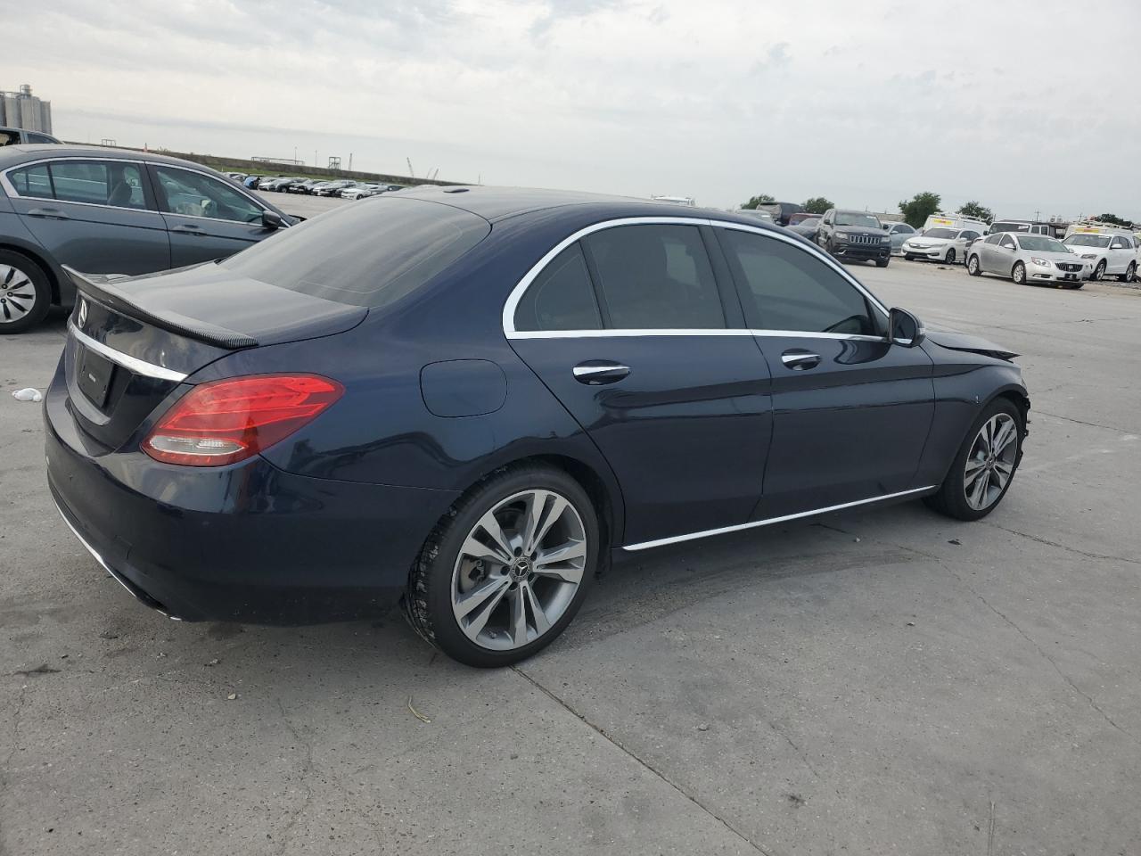 2018 Mercedes-Benz C 300 Copart, lot number: 57450775, vin: 55SWF4JB8JU240401. Thumbnail 3