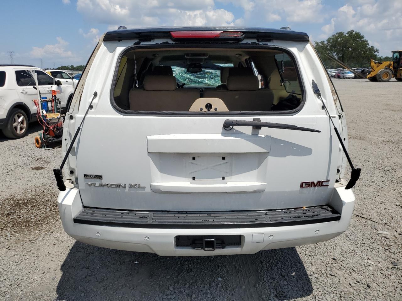2008 GMC Yukon Xl C1500 Copart, lot number: 56515785, vin: 1GKFC16048J185484. Thumbnail 6