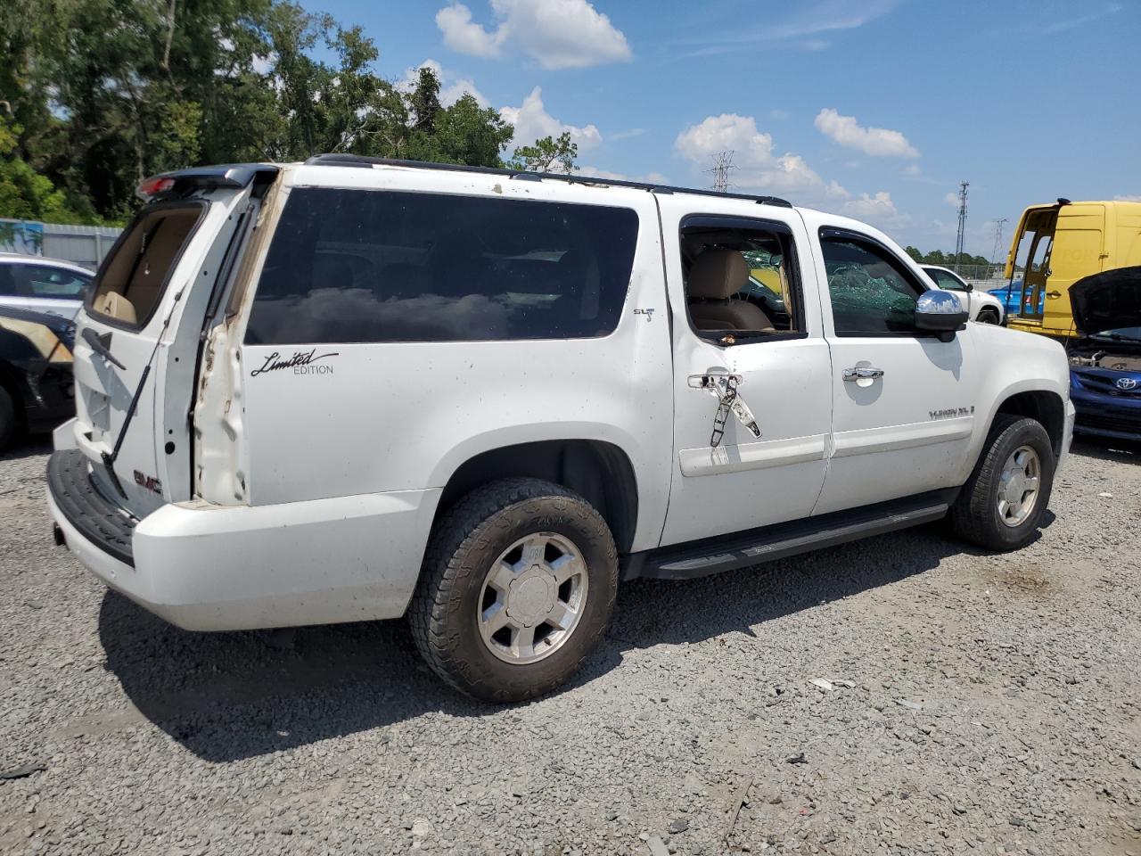 2008 GMC Yukon Xl C1500 Copart, lot number: 56515785, vin: 1GKFC16048J185484. Thumbnail 3