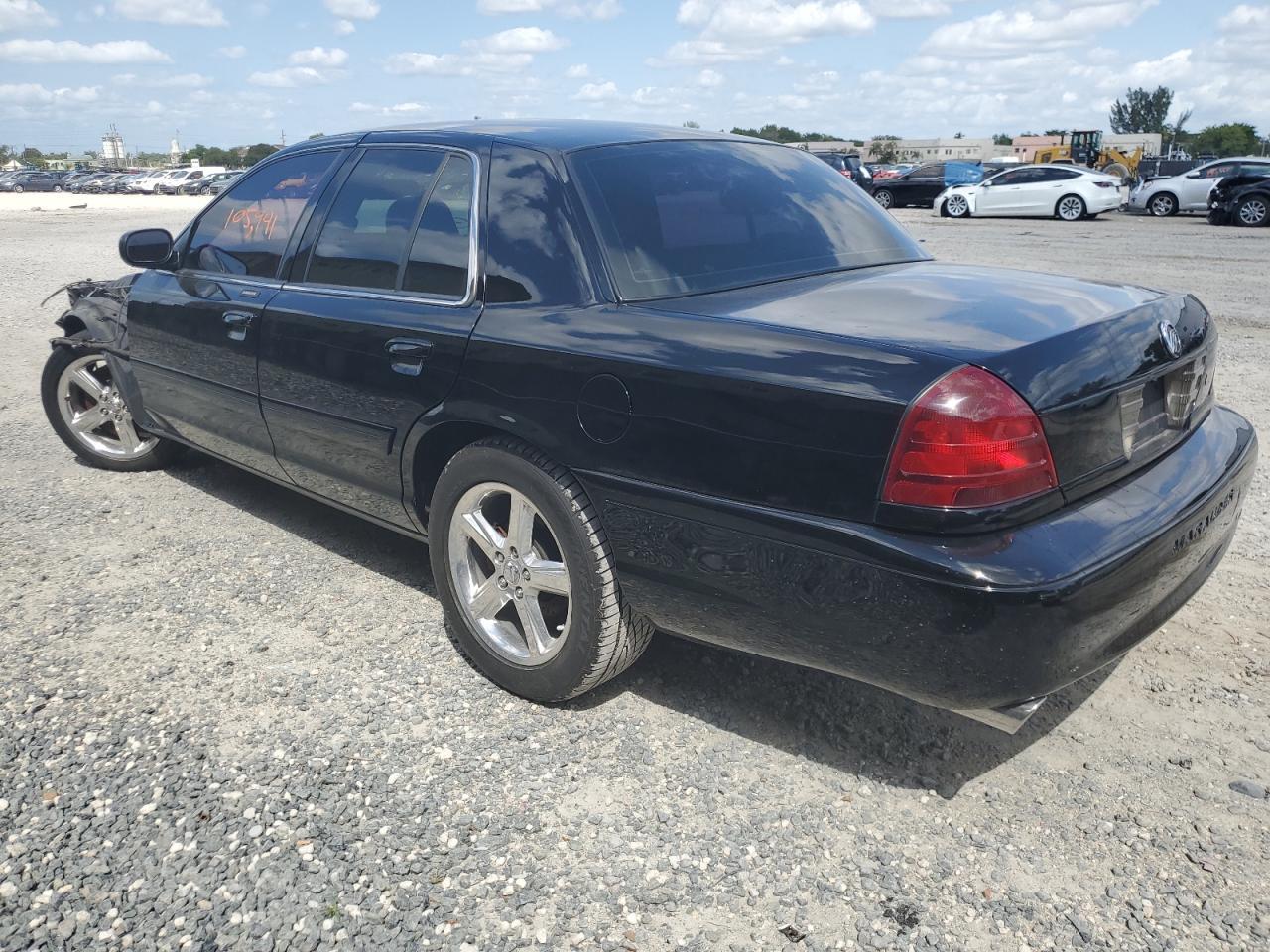 2003 MERCURY MARAUDER Copart, lot number: 46612624, vin: 2MEHM75V63X610168. Thumbnail 2