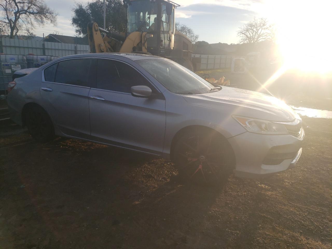 2017 HONDA ACCORD LX Copart, lot number: 40582784, vin: 1HGCR2F33HA160235. Thumbnail 4