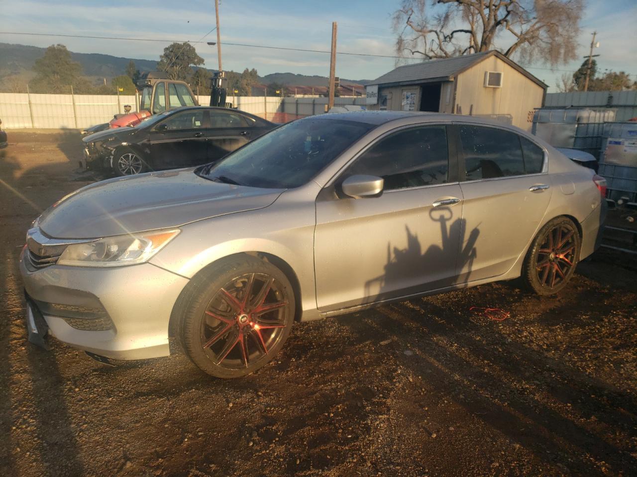 2017 HONDA ACCORD LX Copart, lot number: 40582784, vin: 1HGCR2F33HA160235. Thumbnail 1